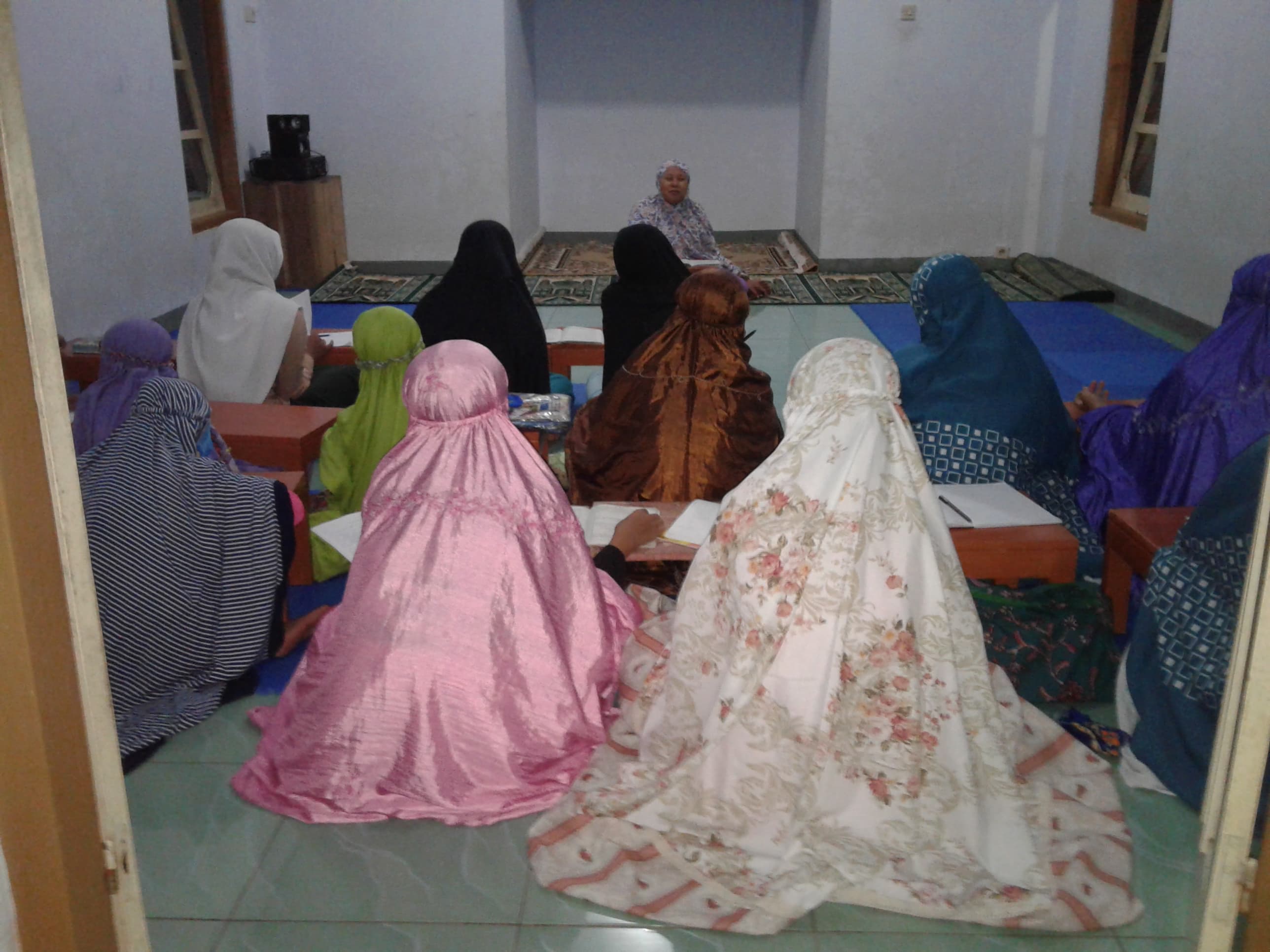 Kajian fiqih membahas bab tentang sholat