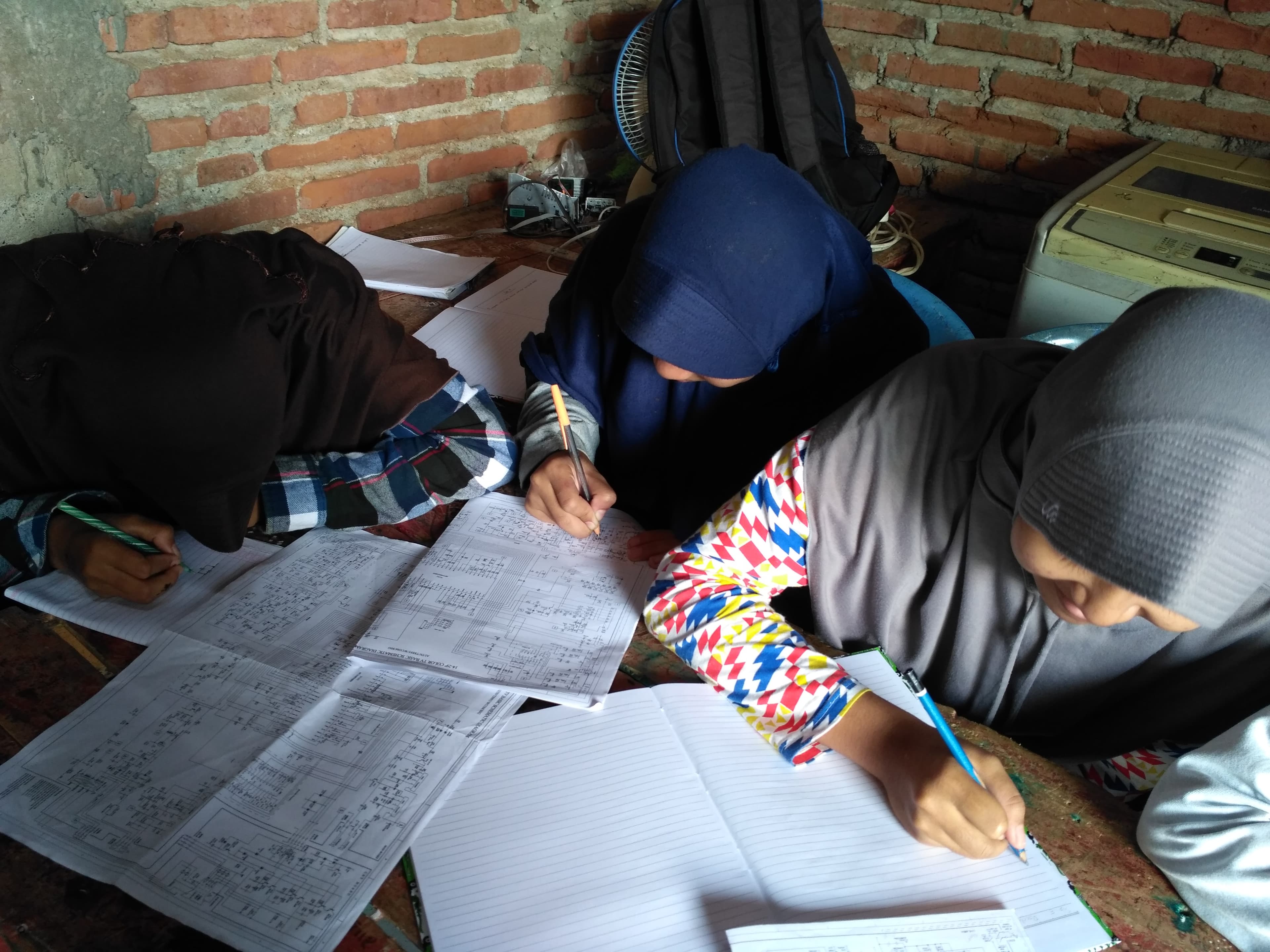 Pelatihan Elektronik dan Komputer