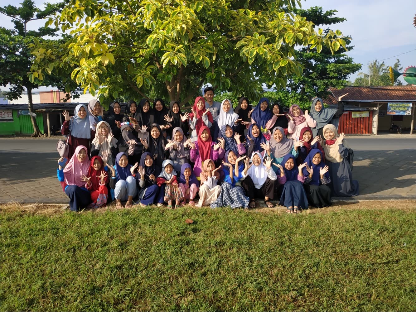 Bersama Anak Asuh Luar Panti
